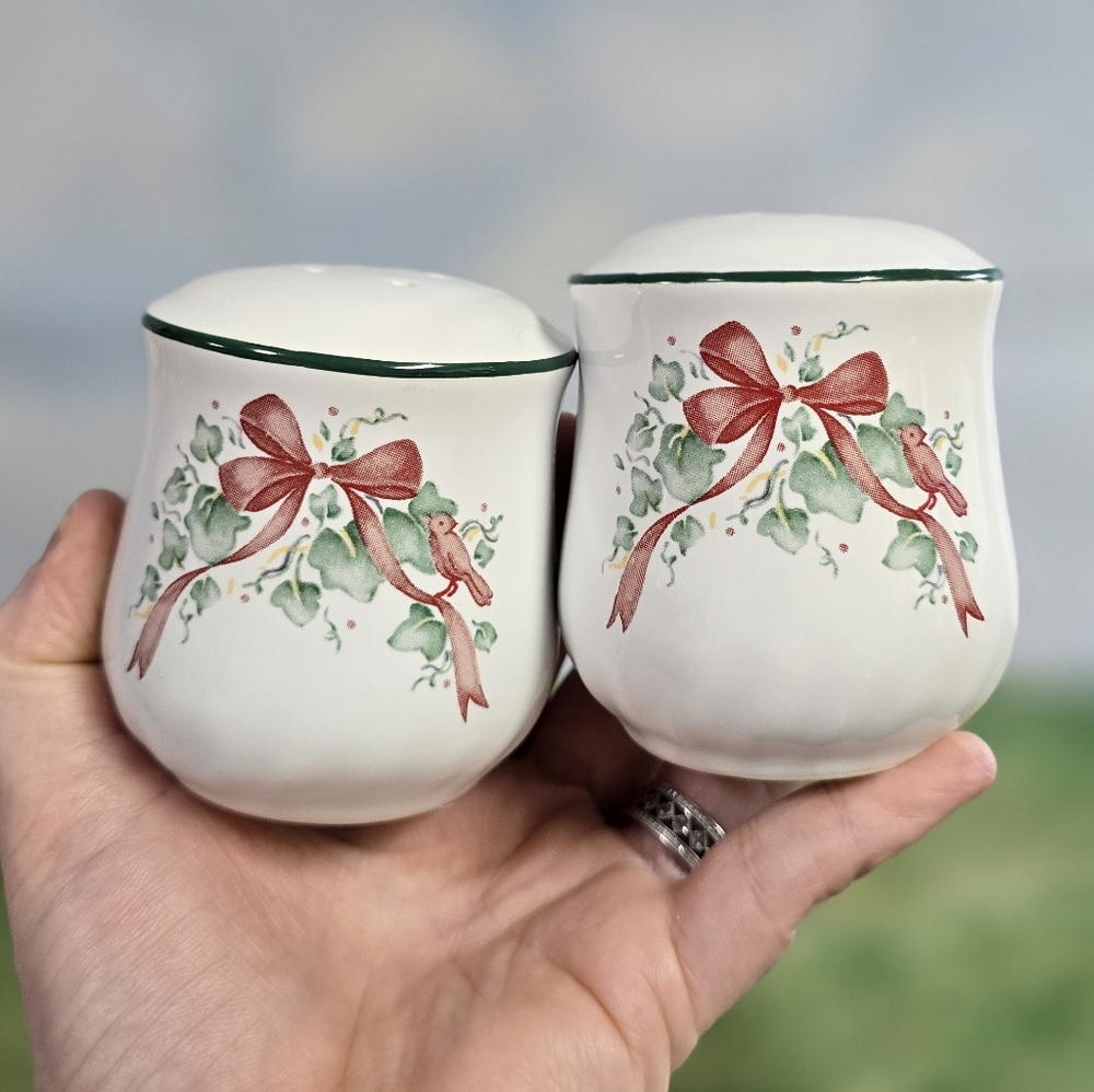 Corelle Coordinates | Vintage 1999 'Callaway Holiday' Stoneware S&P Shakers